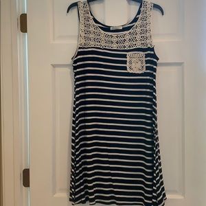 Cotton dress with lace